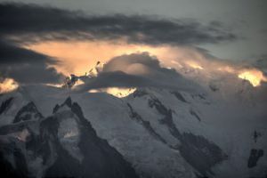 Voir le détail de cette oeuvre: Lever de soleil sur le Mont Blanc