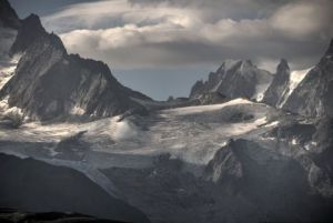 Voir le détail de cette oeuvre: Lever du jour sur un glacier alpin